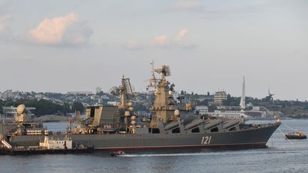 Une image du croiseur "Moskva" datée du 31 juillet 2011, lors d'une parade militaire. (AFP)