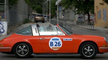 Une Porsche participant au rallye de voitures classiques Tour Amical à Thessalonique, le 13 mai 2014.