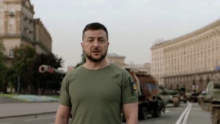 Guerre en Ukraine : le président ukrainien Zelensky promet de se battre "jusqu'au bout"