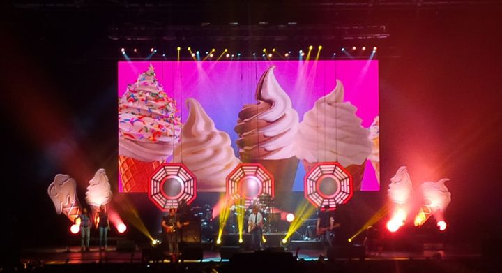 Les appétissants cornets de glace de Blur au Zénith le 15 juin 2015.
 (Laure Narlian)