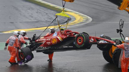 L'Espagnol Carlos Sainz (Ferrari), comme plusieurs autres pilotes, a commis une erreur lors de la séance de qualifications du Grand Prix de Sao Paulo (Brésil), le 3 novembre 2024. (MIGUEL SCHINCARIOL / AFP)