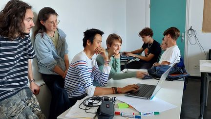 Etudiants à l'école de design STRATE à Sèvres. (Benjamin Illy)