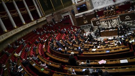 L'hémicycle de l'Assemblée nationale, mardi 6 octobre 2020. (CHRISTOPHE ARCHAMBAULT / AFP)