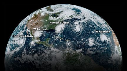 Les ouragans Juliette et Dorian, ainsi que les tempêtes tropicales Fernand et Gabrielle, photographiés le 4 septembre par un satellite de la Nasa. (NASA Earth Observatory / Joshua Stevens; NOAA National Environmental Satellite, Data, and Information Service.)