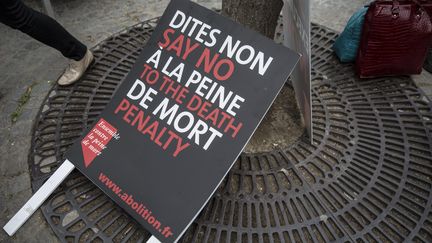 Pancarte pour la manifestation à Paris en soutien à Serge Altaoui, un français condamné à mort en Indonesie, le 25 avril 2015. (MAXPPP)