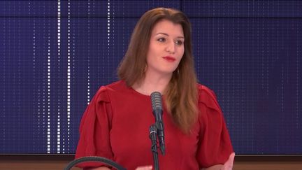 Marlène Schiappa,&nbsp;ministre déléguée auprès du ministre de l'Intérieur, en charge de la Citoyenneté, était l'invitée du "8h30 franceinfo" jeudi 31 décembre 2020. (FRANCEINFO / RADIOFRANCE)