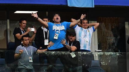 Comment  Naples a fait de Maradona son Dieu vivant ?