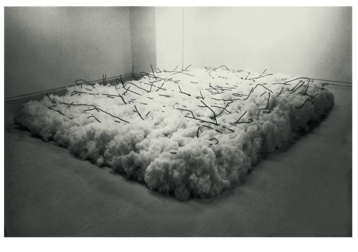 Lee Ufan, Relatum, 1979, Cotton and steel, Approximately 20 x 500 x 350 cm Installation view: Muramatsu Gallery, Tokyo, April 1979
 (Adagp, Paris 2019 )