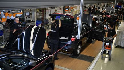 Automobile : un marché en pleine crise et des ventes de voitures neuves en chute libre