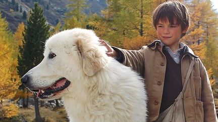 Belle et le jeune Félix Bossuet dans le rôle de Sébastien dans "Belle et Sébastien" de Nicolas Vanier
 (Eric Travers / RADAR FILMS - EPITHÈTE FILMS - GAUMONT - M6 FILMS - RHÔNE-ALPES CINEMA )