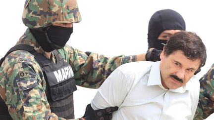 Le baron de la drogue Joaquin "El Chapo" Guzman lors de son arrestation le 22 février 2014 à Mazatlan, dans l'Etat mexicain&nbsp;du Sinaloa.&nbsp; (  MAXPPP)