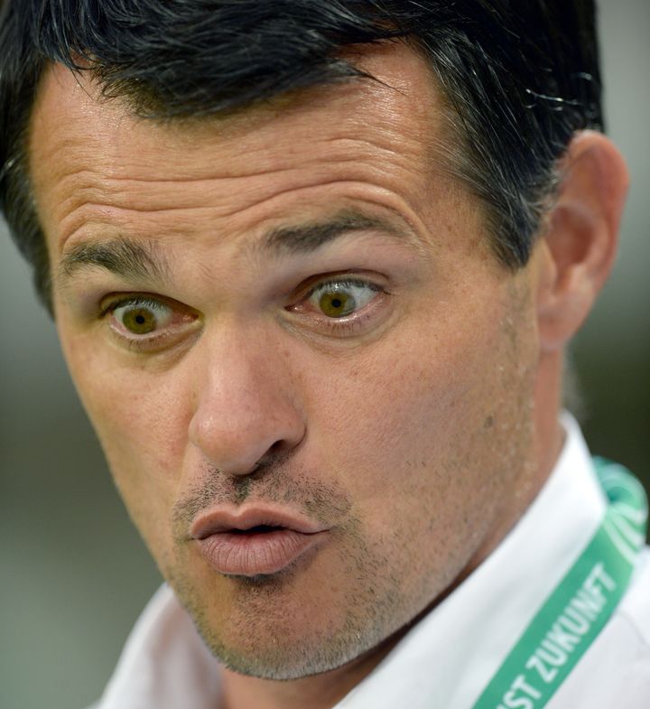 Willy Sagnol, lors du match France-Allemagne des moins de 21 ans, le 13 ao&ucirc;t 2013 &agrave; Fribourg (Allemagne). (PATRICK SEEGER / AFP)