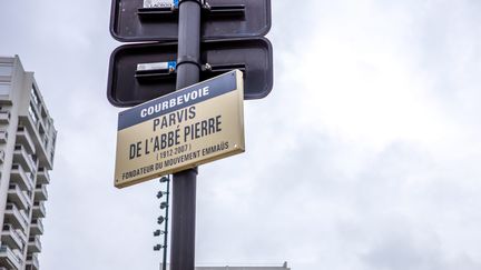 Le parvis de l'abbé Pierre va être débaptisé. Le conseil municipal a voté à l'unanimité, le 7 octobre 2024. (BRUNO LEVESQUE / MAXPPP)