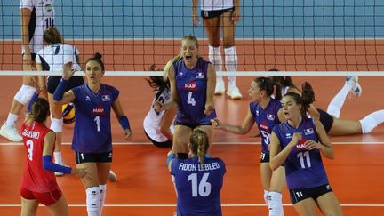 L'équipe de France de volley lors de l'Euro 2019, en Turquie.&nbsp; (ADEM ALTAN / AFP)