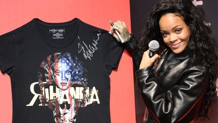 Rihanna lance sa ligne de T-shirts à Paris, le 5 juin 2014.
 (Bertrand Guay / AFP)