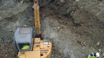 Énergie : dans le Calvados, un père et son fils construisent une centrale hydroélectrique