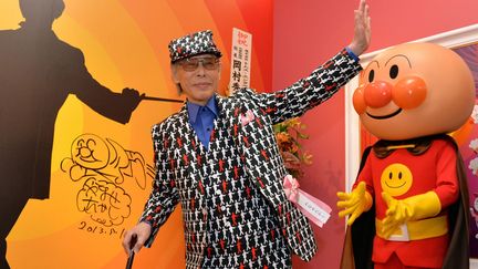 Le dessinateur japonais Takashi Yanase à côté de son personnage, Anpanman (Tokyo, mai 2013)
 (Yoshikazu Tsuno / AFP)