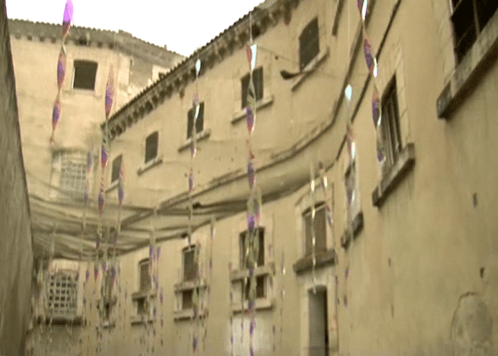 La Prison Sainte-Anne est juste derrière le palais des Papes d'Avignon
 (France 3 / Culturebox)