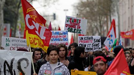 &nbsp; (La mobilisation du 31 mars à Lyon contre le projet de loi El Khomri. © MaxPPP)