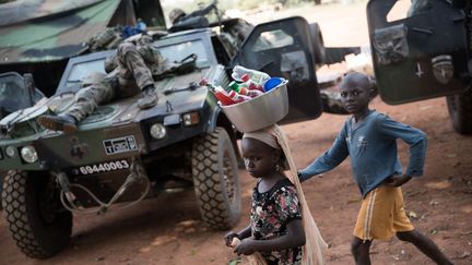 &nbsp; (Un escadron de combat français participe à l'opération de stabilisation Sangaris en Centrafrique, le 8 décembre 2013. © Maxppp)