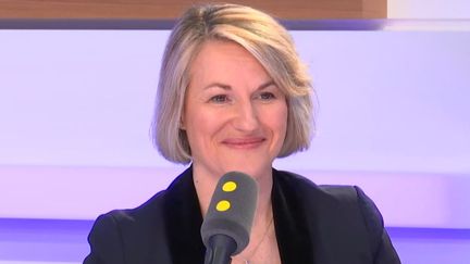 Anne Rigail, directrice générale d'Air France, invitée de&nbsp;franceinfo mercredi 17 avril.&nbsp; (FRANCEINFO / RADIOFRANCE)