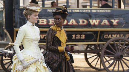 New York, années 1880. Maria Jacobson incarne Marian Brook qui arrive en ville avec Denée Benton (Peggy Scott). (ALISON COHEN ROSA)