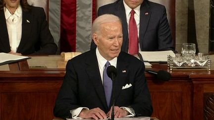 Le duel pour les élections présidentielles américaines a été lancé par Joe Biden. Jeudi 7 mars au soir, le président américain a tenu un discours au Congrès où il a attaqué son rival Donald Trump avec une férocité rare. Le président des États-Unis a fait allusion à son prédécesseur à 13 reprises. (franceinfo)