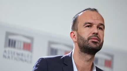 Le député LFI Manuel Bompard participe à une conférence de presse de la Nupes, le 21 septembre 2022 à l'Assemblée nationale, à Paris. (THOMAS SAMSON / AFP)