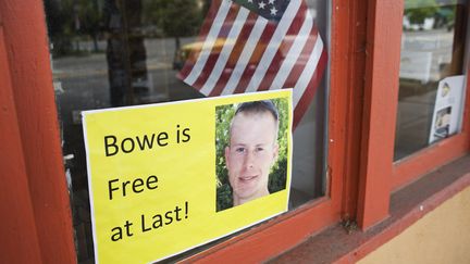 Une pancarte de soutien apr&egrave;s la lib&eacute;ration du sergent Bowe Bergdahl, &agrave; Haley (Idaho),&nbsp;dimanche 1er juin 2014. (PATRICK SWEENEY / REUTERS)