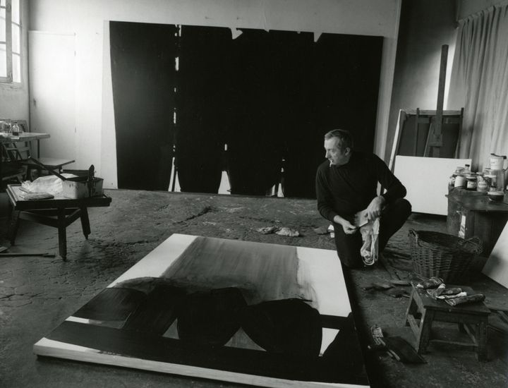 Soulages dans son atelier en 1968
 (Fritz Pitz)