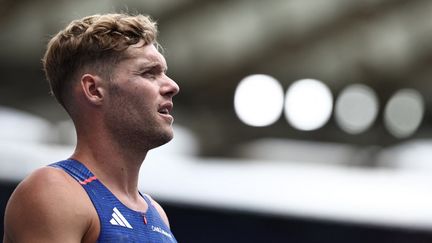 Kevin Mayer lors de l'épreuve du saut à la perche, au décathlon des championnats d'Europe d'athlétisme, le 11 juin 2024, à Rome. (ANNE-CHRISTINE POUJOULAT / AFP)