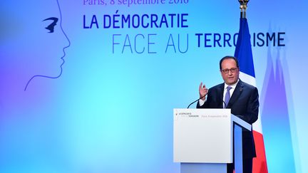 François Hollande lors de son discours au forum "La démocratie face au terrorisme" ce jeudi&nbsp; (POOL / MAXPPP)