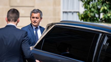 Le ministre de l'Intérieur Gérald Darmanin, à l'Elysée à la sortie du Conseil des ministres, le 26 juin 2024. (XOSE BOUZAS / AFP)