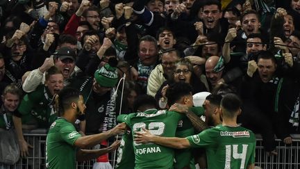 Les joueurs stéphanois lors de la demi-finale de Coupe de France, face à Rennes, le 5 mars 2020 à Geoffroy-Guichard. (PHILIPPE DESMAZES / AFP)