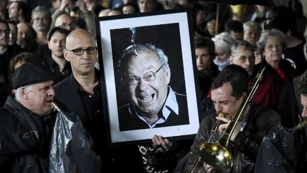 Les obsèques de Siné le 11 mai 2016 au cimetière Montmartre à Paris
 (DOMINIQUE FAGET / AFP)