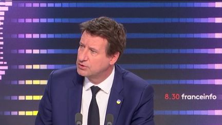 Yannick Jadot, candidat écologiste à l'élection présidentielle, le 24 mars sur franceinfo. (FRANCEINFO / RADIO FRANCE)