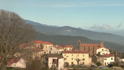 Corse : des renforts aériens pour éteindre les incendies