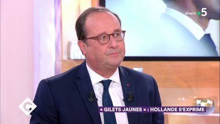 François Hollande revendique un droit "d'alerter"