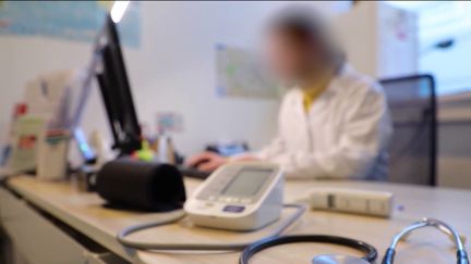 Médecins, la consultation passe à 30¬