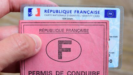 Photo d'illustration d'un permis de conduire, le 19 mai 2023, à Clonas (Isère). (ROMAIN DOUCELIN / HANS LUCAS / AFP)