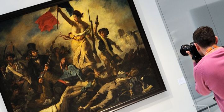 "La liberté guidant le peuple" au Louvre Lens
 (PHILIPPE HUGUEN / AFP)