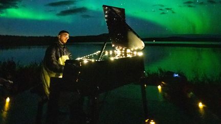 Sofiane Pamart le 8 septembre 2021 en Laponie (Finlande) pour le concert organisé par Cercle sous les aurores boréales. (JEREMIE TRIDARD)