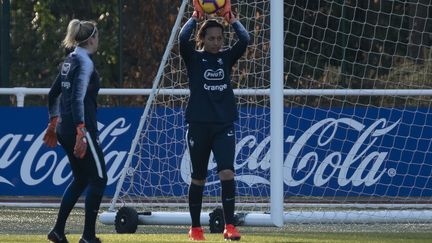 Entraînement de l'équipe de France de football féminin le 24 février 2019. (ERIC BALEDENT / MAXPPP)