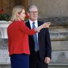 L'Estonienne Kaja Kallas (avec le Premier ministre britannique Keir Starmer) au Royaume-Uni en juillet 2024 (LUDOVIC MARIN / AFP)