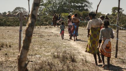 Des bénéficiaires de l'aide de Médecins sans frontières à Madagascar, le 1er septembre 2021. (RIJASOLO / AFP)