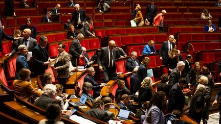 Les députés à l'Assemblée nationale, lors d'une séance de questions au gouvernement, le 19 novembre 2024. (TELMO PINTO / NURPHOTO / AFP)