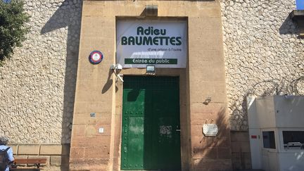 L'entrée de la prison des Baumettes à Marseille.&nbsp; (MARIE CHRISTINE LAURIOL/RADIOFRANCE)