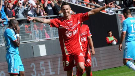 Vincent Aboubakar (Valenciennes) tout à sa joie après son but (FRANCOIS LO PRESTI / AFP)