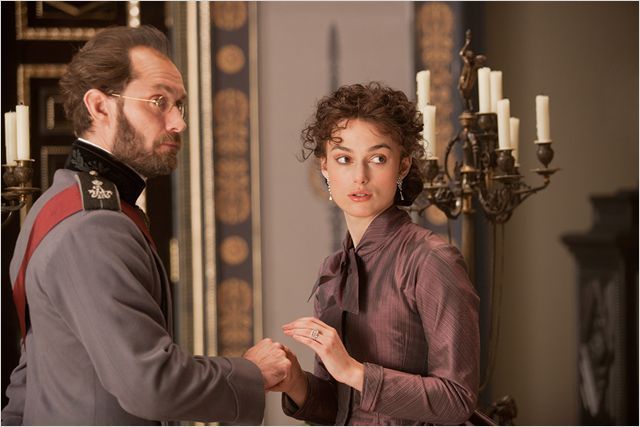 Keira Knightley ( Anna Karénine) et Jude Law (son mari)
 (Universal Studios)