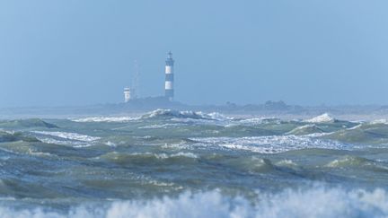 Le phare de Chassiron, sur l'île d'Oléron (Charente-Maritime), le 13 mars 2021. (GUY CHRISTIAN / HEMIS.FR / AFP)